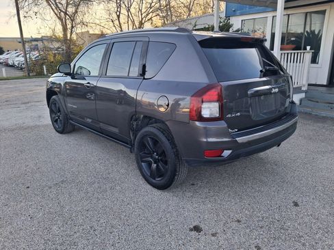 Used 2017 Jeep Compass High Altitude image 3