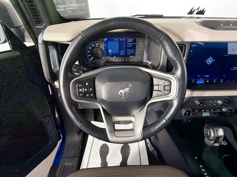 Used 2024 Ford Bronco Wildtrak image 11