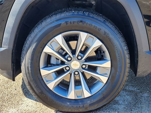 Used 2026 Chevrolet Equinox LT w/ Convenience Package II image 11