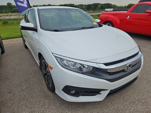Used 2018 Honda Civic EX-T image 3