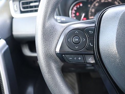 Used 2025 Toyota RAV4 XLE FWD image 22