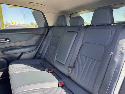 Used 2023 Nissan Ariya image 39