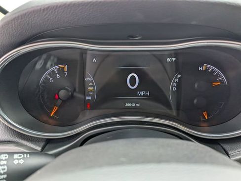 Used 2021 Jeep Grand Cherokee Limited image 16