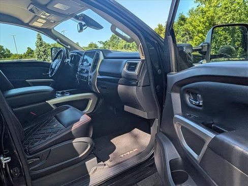 Used 2021 Nissan Titan SV w/ SV Convenience Package AWD/4WD image 11