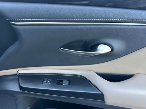 Used 2020 Lexus ES 300h w/ Premium Package image 21