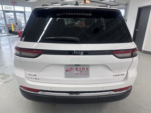 Used 2023 Jeep Grand Cherokee Limited AWD/4WD image 9