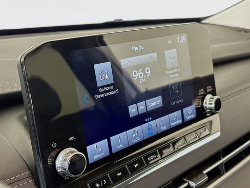 Used 2024 Mitsubishi Outlander SE image 21