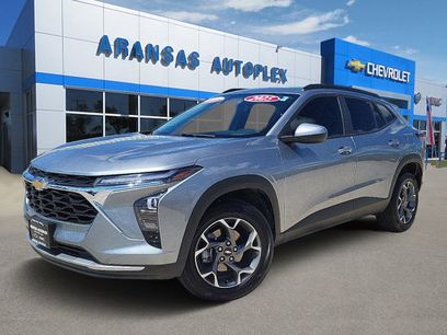 Used 2025 Chevrolet Trax LT w/ Driver Confidence Package