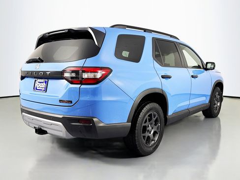 Used 2024 Honda Pilot TrailSport image 5