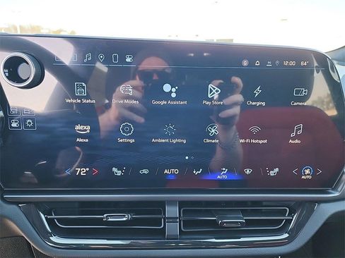 New 2025 Chevrolet Equinox EV RS image 17