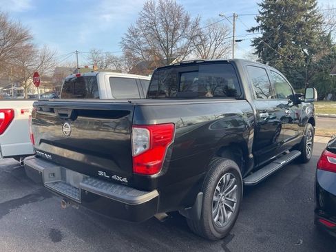 Used 2017 Nissan Titan SL image 3