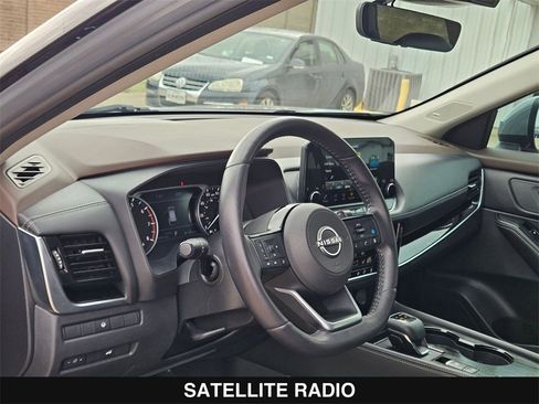 Used 2023 Nissan Rogue SL w/ SL Premium Package image 13