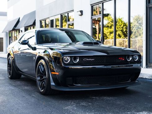Used 2022 Dodge Challenger R/T Scat Pack RWD image 3