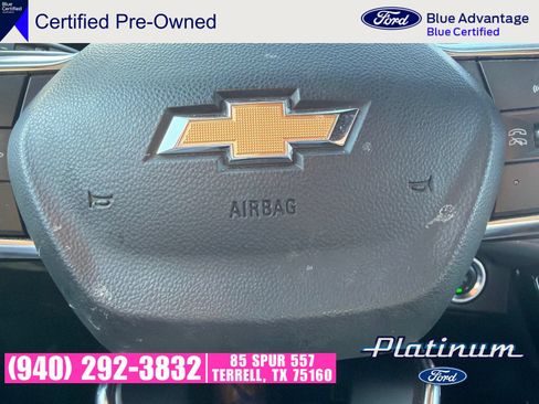 Used 2025 Chevrolet Traverse LT w/ Driver Confidence Package FWD image 18