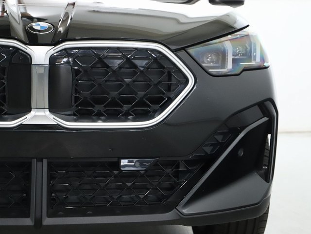 Used 2026 BMW X2 xDrive28i w/ Technology Package AWD/4WD image 9