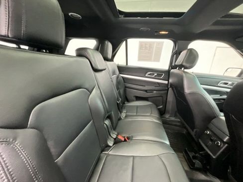 Used 2016 Ford Explorer XLT w/ Equipment Group 202A image 16