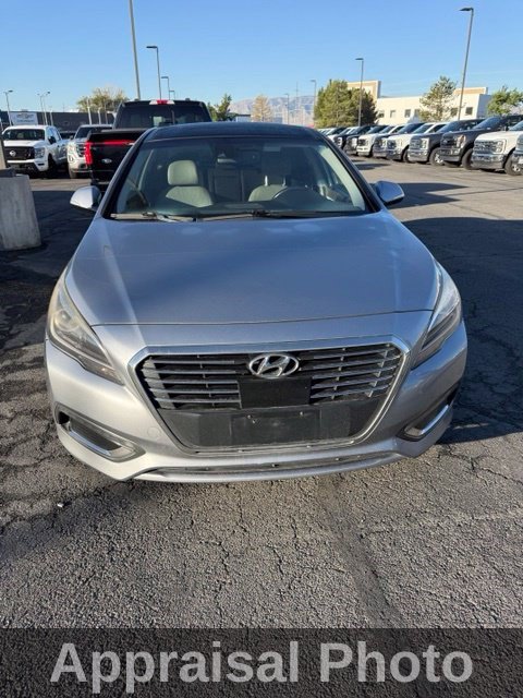 Used 2016 Hyundai Sonata Limited w/ Option Group 02 FWD image 2