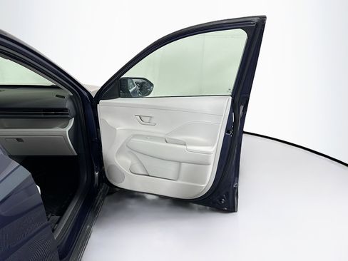 Used 2025 Hyundai Kona SEL FWD image 30