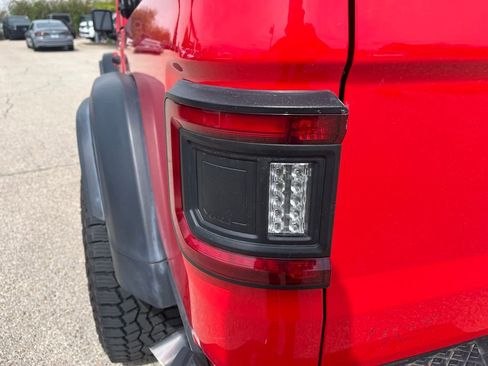 Used 2022 Jeep Gladiator Mojave AWD/4WD image 6