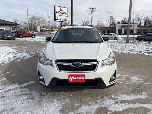Used 2016 Subaru Crosstrek 2.0i image 2