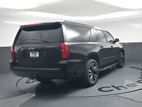 Used 2019 Chevrolet Suburban Premier AWD/4WD image 9