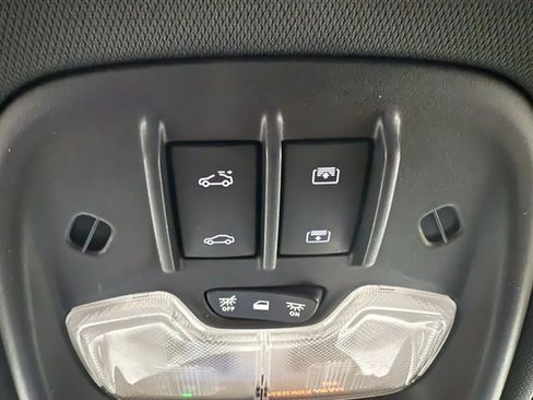 Used 2023 Chevrolet TrailBlazer RS w/ Sun and Liftgate Package image 20