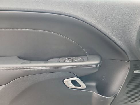 Used 2015 Dodge Challenger R/T Plus image 10