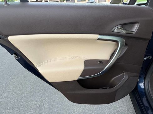 Used 2012 Buick Regal Leather image 15