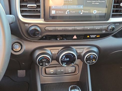 Certified 2025 Hyundai Venue SEL FWD image 15