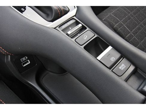 Used 2023 Honda HR-V Sport image 28