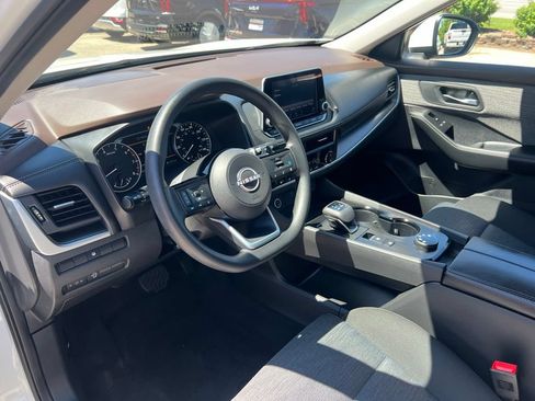 Certified 2023 Nissan Rogue SV AWD/4WD image 6