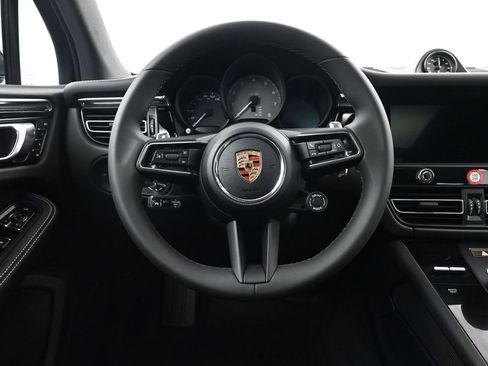 Certified 2025 Porsche Macan S image 13