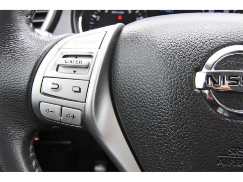 Used 2016 Nissan Rogue SL w/ SL Premium Package image 18