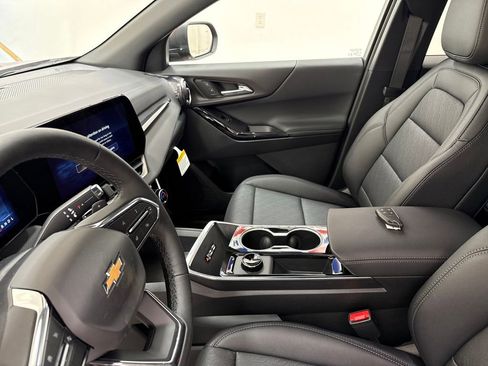 New 2026 Chevrolet Equinox LT w/ Convenience Package II image 25