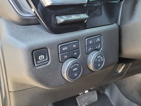 Used 2025 Chevrolet Silverado 2500 High Country w/ High Country Premium Package AWD/4WD image 19
