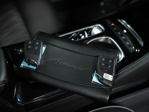 Used 2023 Buick Envision Avenir image 19