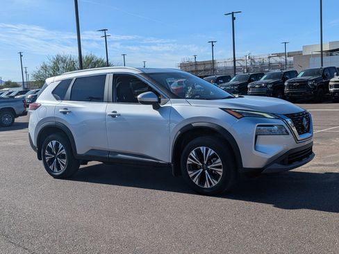 Used 2023 Nissan Rogue SV w/ SV Premium B Package image 8