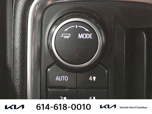 Used 2020 Chevrolet Silverado 1500 High Country w/ Technology Package image 32