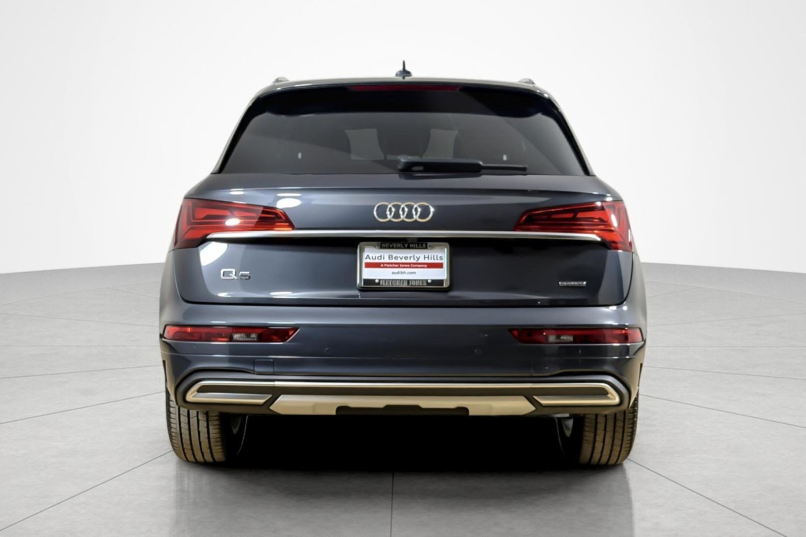 Used 2023 Audi Q5 2.0T Premium w/ Convenience Package AWD/4WD image 4