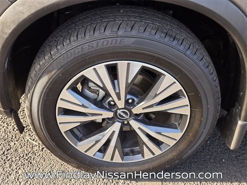 Used 2023 Nissan Rogue SV image 9