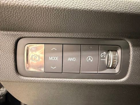 Used 2025 Chevrolet Traverse RS AWD/4WD image 23