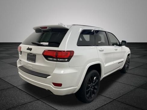 Used 2020 Jeep Grand Cherokee Altitude image 6