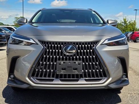 Used 2025 Lexus NX 250 FWD w/ Towing Package (2000 Lbs) image 8