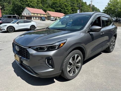 Used 2023 Ford Escape Platinum AWD/4WD image 1