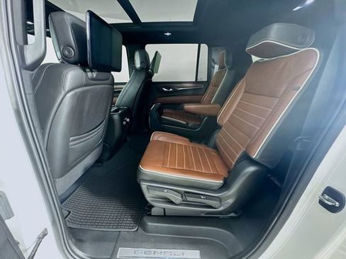 Used 2023 GMC Yukon XL Denali Ultimate image 30