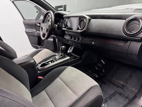 Used 2020 Toyota Tacoma TRD Sport w/ Technology Package RWD image 56