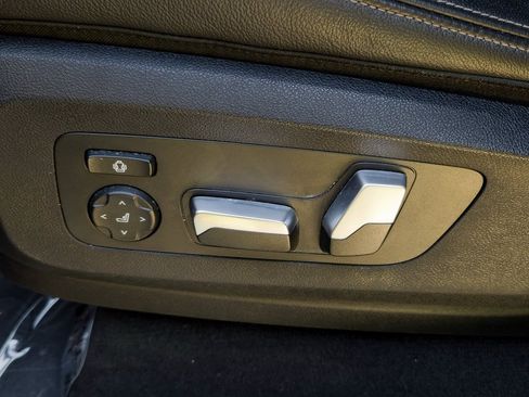 Used 2021 BMW X5 xDrive45e image 12