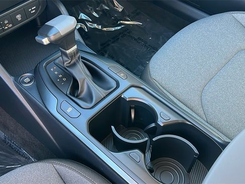 New 2025 Kia K4 LXS image 12