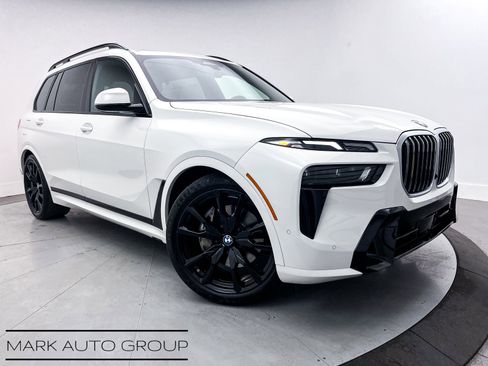 Used 2023 BMW X7 xDrive40i w/ M Sport Package image 14