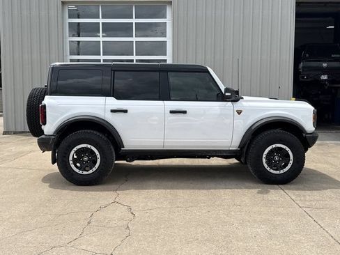 Used 2025 Ford Bronco Badlands AWD/4WD image 2